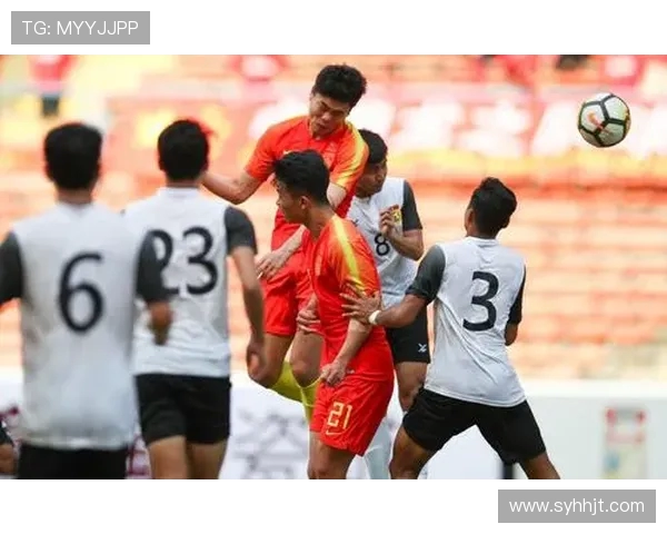 中国国奥队迎战老挝国奥队全力争胜展现青春风采